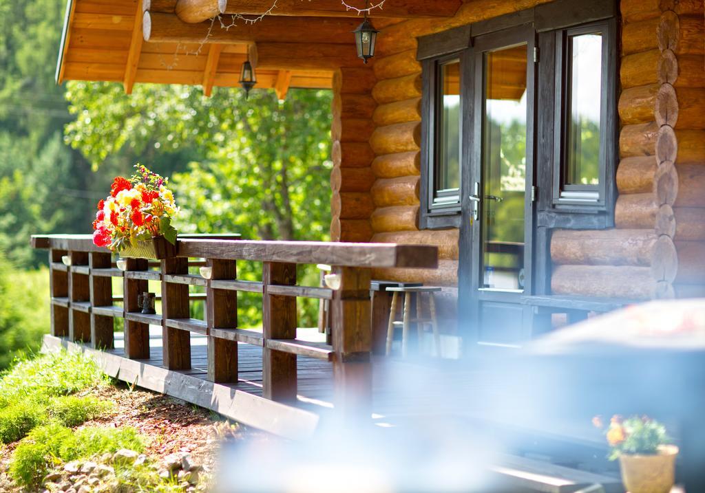 Ezerkalni Villa Raiskums Ngoại thất bức ảnh